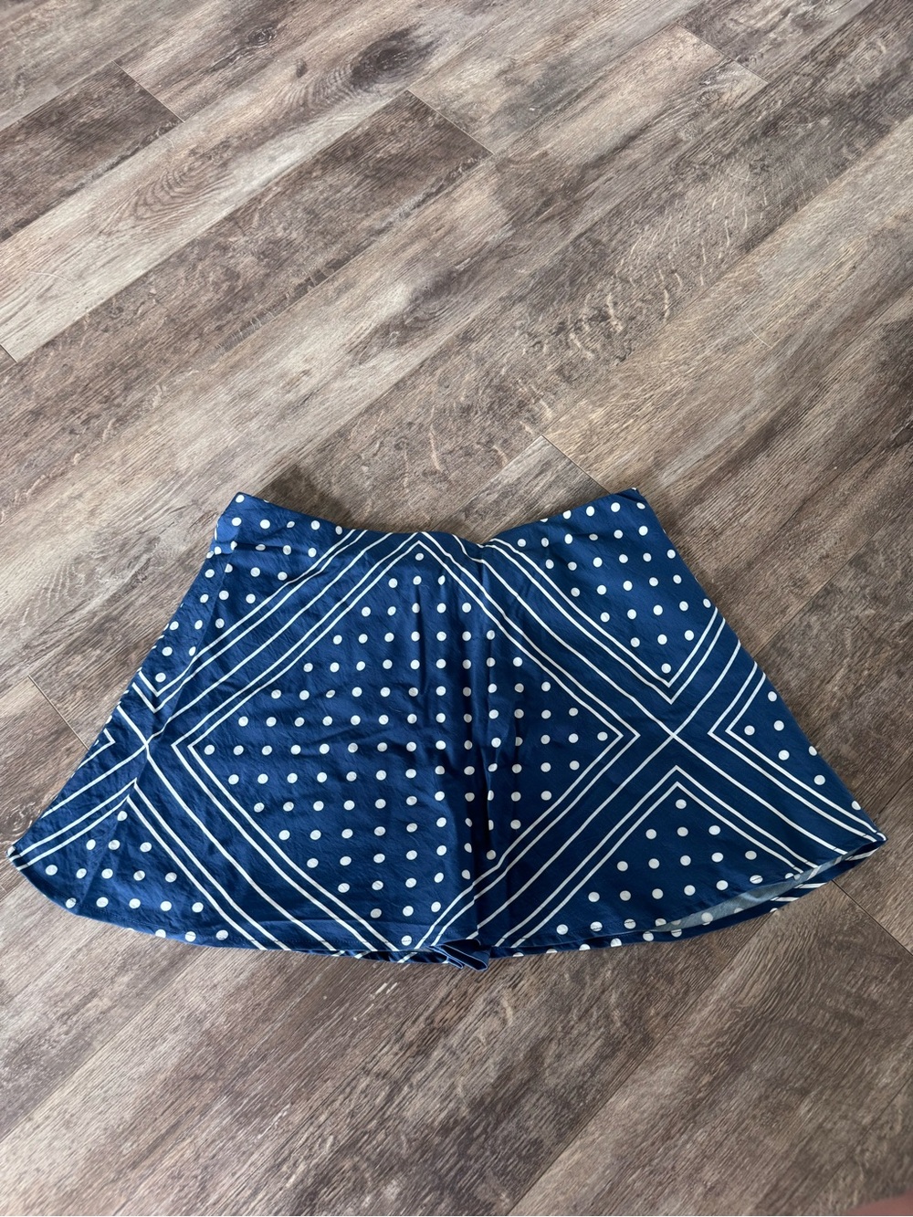 NWT! Abercrombie & Fitch The A&F Sienna Mini Skort - Color: BLUE PATTERN - Picture 5 of 9